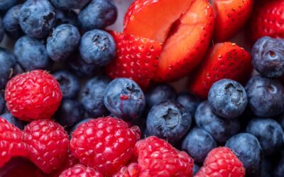 Read more about the article What to Eat for Glowing Skin: The Role of Diet in Skincare